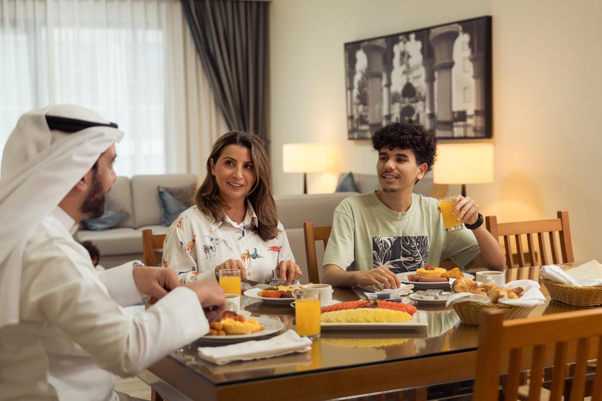 Golden Sands Suites Dubai Ngoại thất bức ảnh